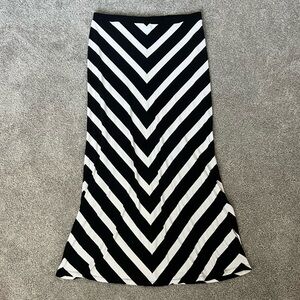 White House Black Market Maxi Pencil Skirt Black and White Stripped Woman’s L